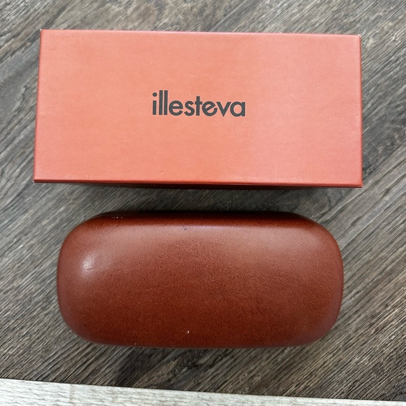 Illesteva Round Tinted Sunglasses main image 6